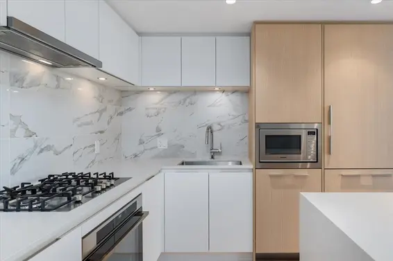 2304 1500 Fern Street, North Vancouver For Sale - image 2