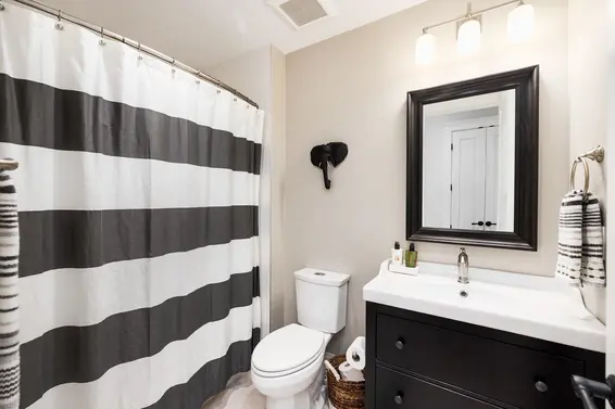 3850 St. Marys Avenue, North Vancouver For Sale - image 32
