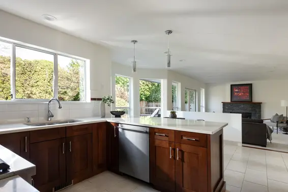 2323 Inglewood Avenue, West Vancouver For Sale - image 11