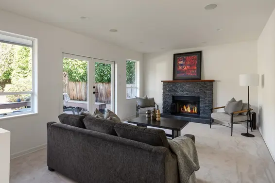 2323 Inglewood Avenue, West Vancouver For Sale - image 13