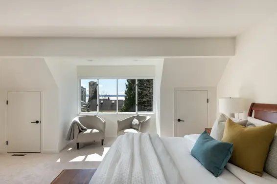 2323 Inglewood Avenue, West Vancouver For Sale - image 19