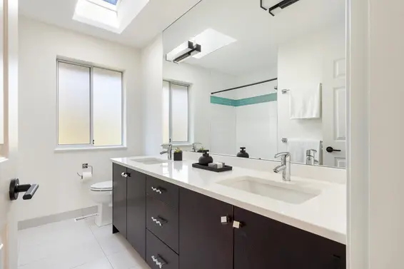 2323 Inglewood Avenue, West Vancouver For Sale - image 24