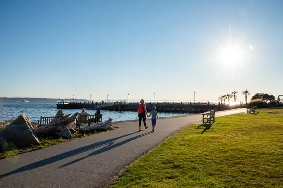 2323 Inglewood Avenue, West Vancouver For Sale - image 37