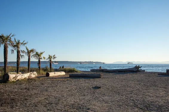 2323 Inglewood Avenue, West Vancouver For Sale - image 38