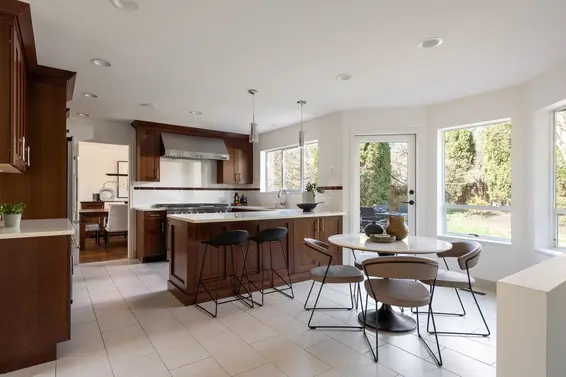 2323 Inglewood Avenue, West Vancouver For Sale - image 7