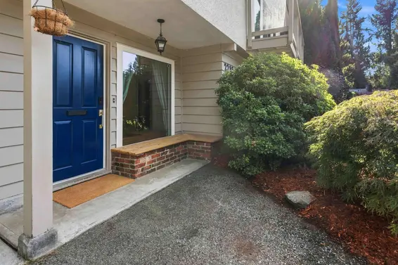2285 Tompkins Crescent, North Vancouver For Sale - image 2