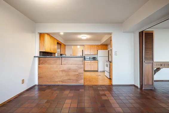 3898 Southridge Avenue, West Vancouver For Sale - image 19