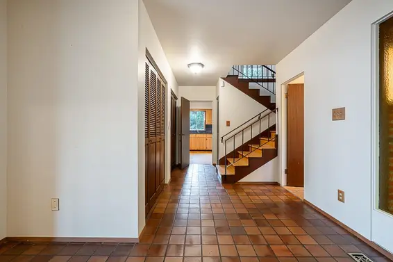 3898 Southridge Avenue, West Vancouver For Sale - image 26