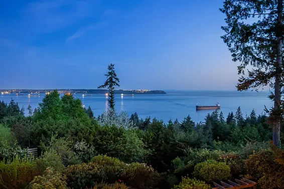 3898 Southridge Avenue, West Vancouver For Sale - image 32