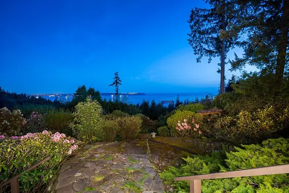 3898 Southridge Avenue, West Vancouver For Sale - image 34