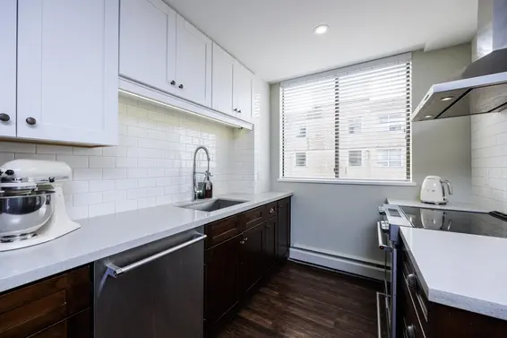 302 540 Lonsdale Avenue, North Vancouver For Sale - image 12