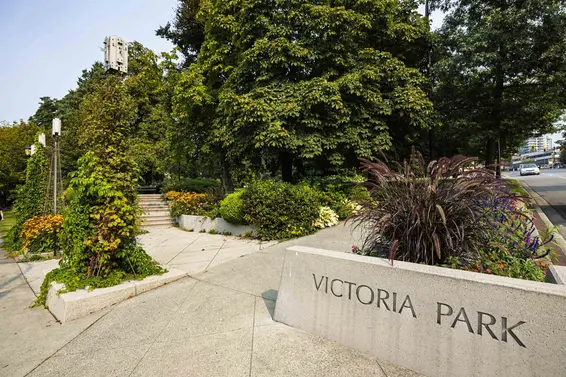 302 540 Lonsdale Avenue, North Vancouver For Sale - image 3