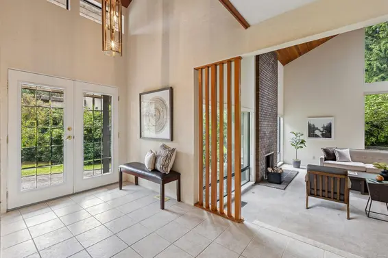 384 Mathers Avenue, West Vancouver For Sale - image 3