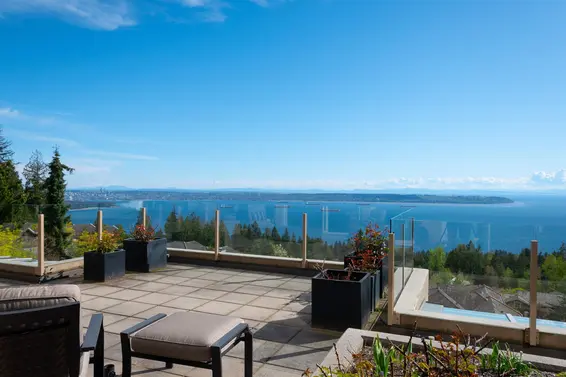 306 2575 Garden Court, West Vancouver For Sale - image 4