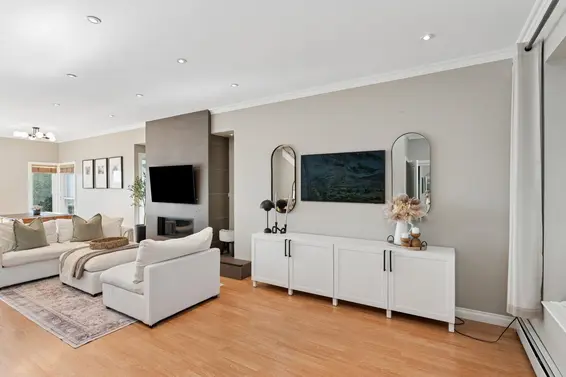 333 East Keith Road, North Vancouver For Sale - image 3