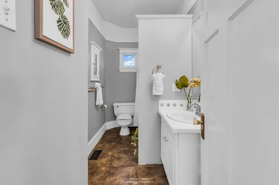 138 West Kings Road, North Vancouver For Sale - image 25