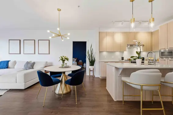 409 123 West 1st Street, North Vancouver