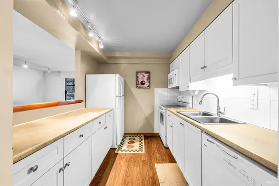 301 1340 Duchess Avenue, West Vancouver For Sale - image 11