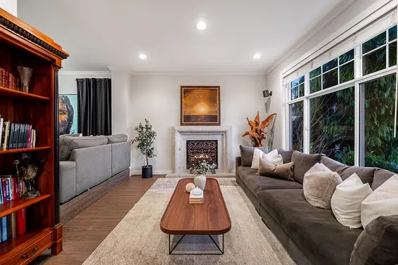 1075 Esplanade Avenue, West Vancouver For Sale - image 10