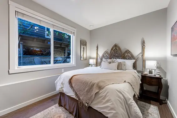 1075 Esplanade Avenue, West Vancouver For Sale - image 14