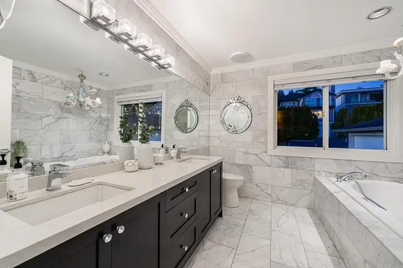 1075 Esplanade Avenue, West Vancouver For Sale - image 18