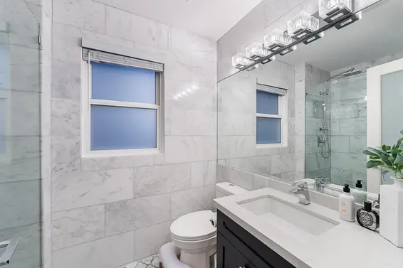 1075 Esplanade Avenue, West Vancouver For Sale - image 22