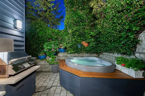 1075 Esplanade Avenue, West Vancouver For Sale - image 23