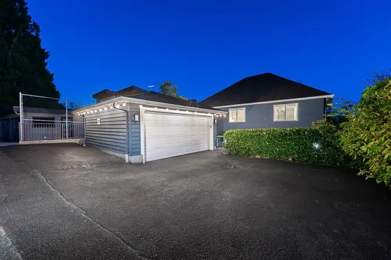 1075 Esplanade Avenue, West Vancouver For Sale - image 25