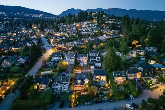 1075 Esplanade Avenue, West Vancouver For Sale - image 34