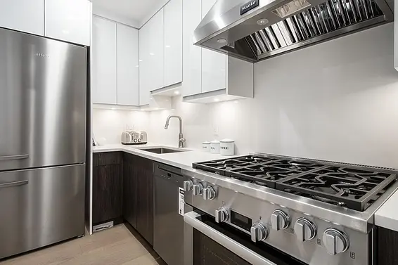732 East 11th Street, North Vancouver For Sale - image 13