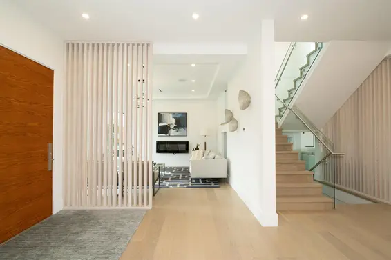732 East 11th Street, North Vancouver For Sale - image 3