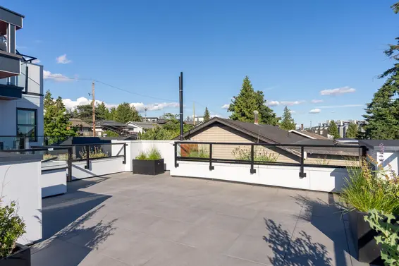 1 434 East 1st Street, North Vancouver For Sale - image 32