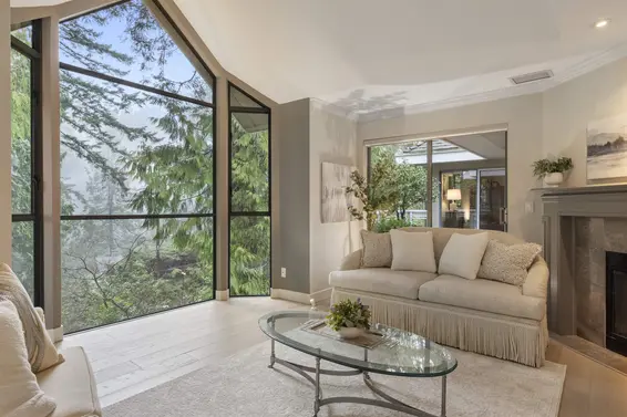 301 3288 Capilano Crescent, North Vancouver For Sale - image 2