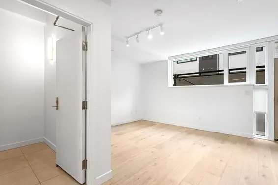 121 649 East 3rd Street, North Vancouver For Sale - image 33