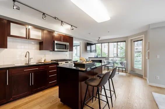 410 122 East 3Rd Street, North Vancouver For Sale - image 3