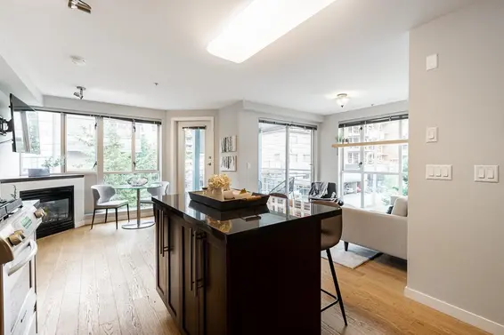 410 122 East 3Rd Street, North Vancouver For Sale - image 4