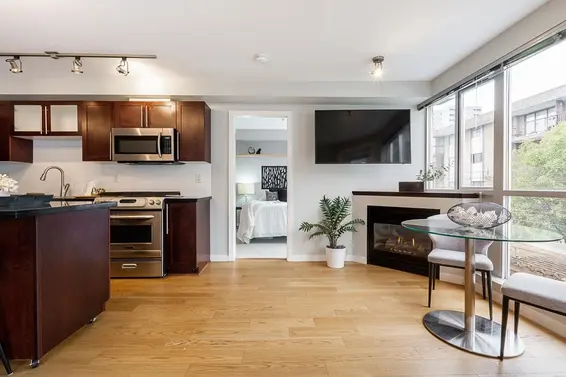 410 122 East 3Rd Street, North Vancouver For Sale - image 8