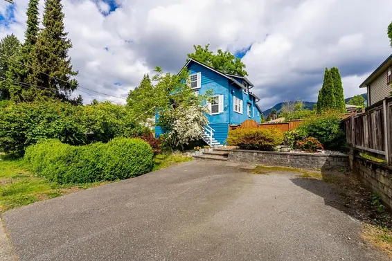 264 West Queens Road, North Vancouver