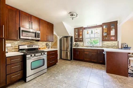 264 West Queens Road, North Vancouver For Sale - image 11
