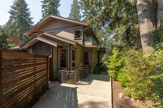 3681 Henderson Avenue, North Vancouver For Sale - image 2