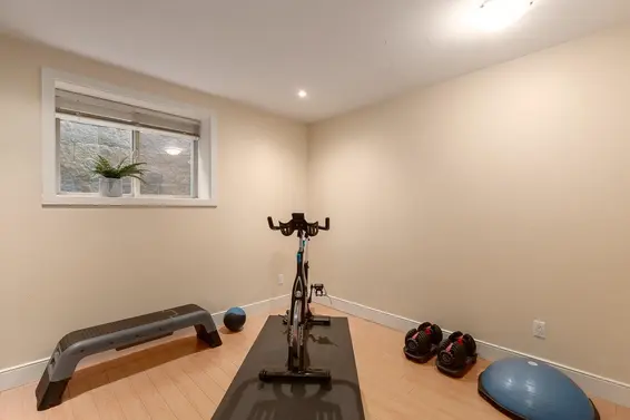 3681 Henderson Avenue, North Vancouver For Sale - image 28