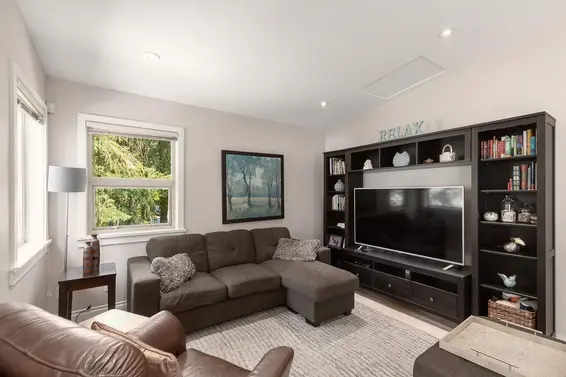 3681 Henderson Avenue, North Vancouver For Sale - image 31