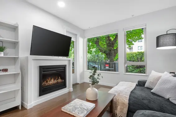113 119 West 22nd Street, North Vancouver For Sale - image 2
