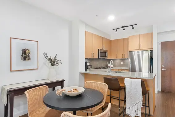 113 119 West 22nd Street, North Vancouver For Sale - image 6