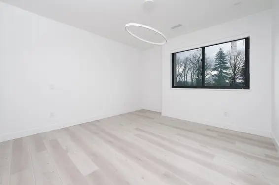 1119 East Keith Road, North Vancouver For Sale - image 23