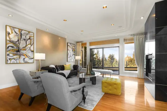 2780 Rosebery Avenue, West Vancouver For Sale - image 3