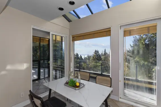 2780 Rosebery Avenue, West Vancouver For Sale - image 9