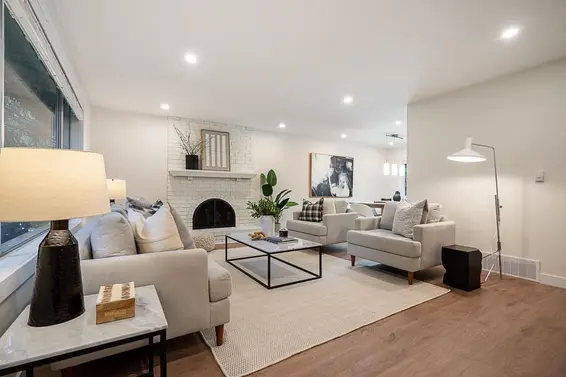 2266 Swinburne Avenue, North Vancouver For Sale - image 2