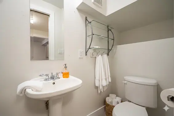 2266 Swinburne Avenue, North Vancouver For Sale - image 35