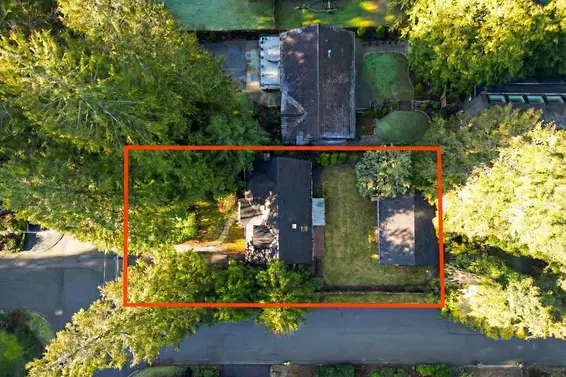 2266 Swinburne Avenue, North Vancouver For Sale - image 38